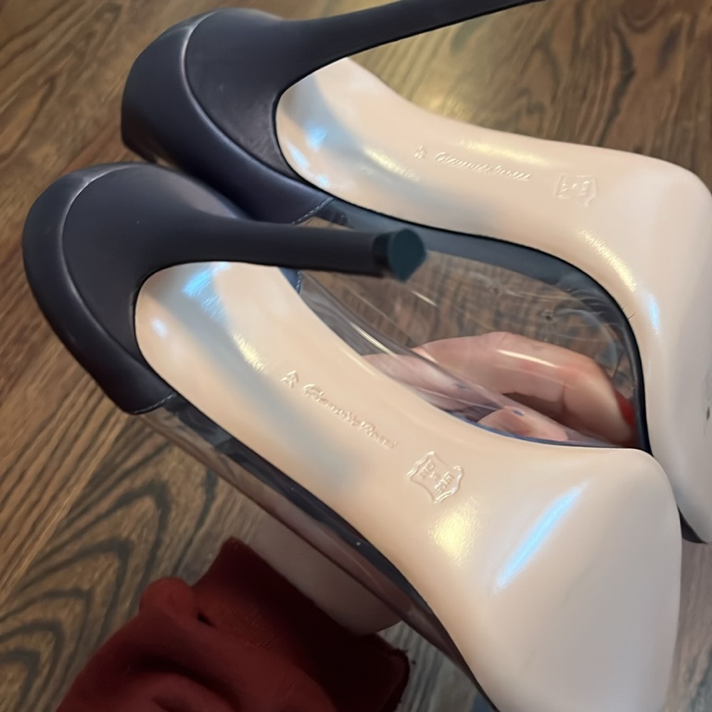 Gianvito Rossi Plexi Pumps - Picture 6 of 6